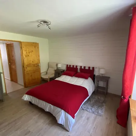 Charming 55m Near Hiking Trails Apartment